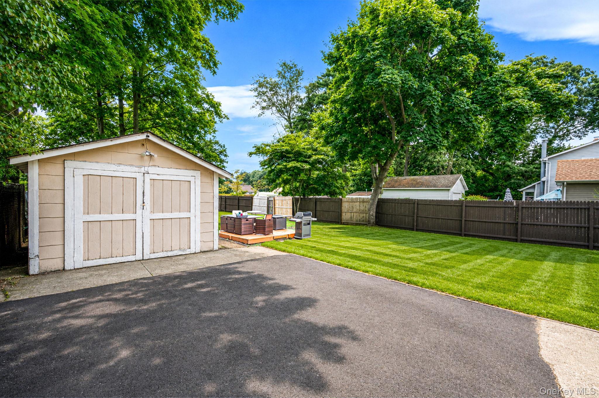 Single Family Richard Avenue Suffolk County, NY 11752, MLS-1042263-5