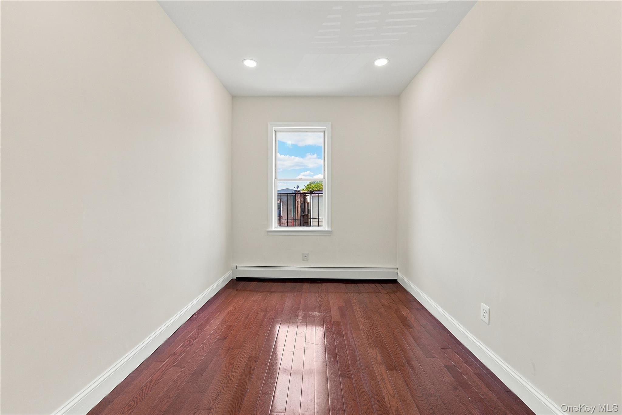 Single Family 48th Street Queens, NY 11377, MLS-1042271-19