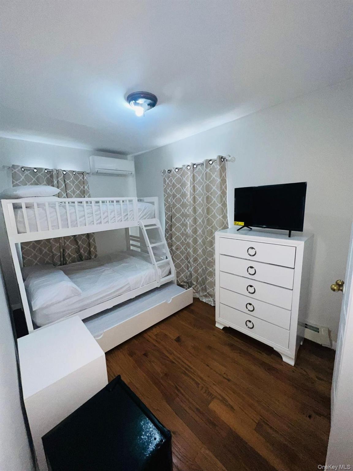 Single Family 213th Street Queens, NY 11429, MLS-1042274-8