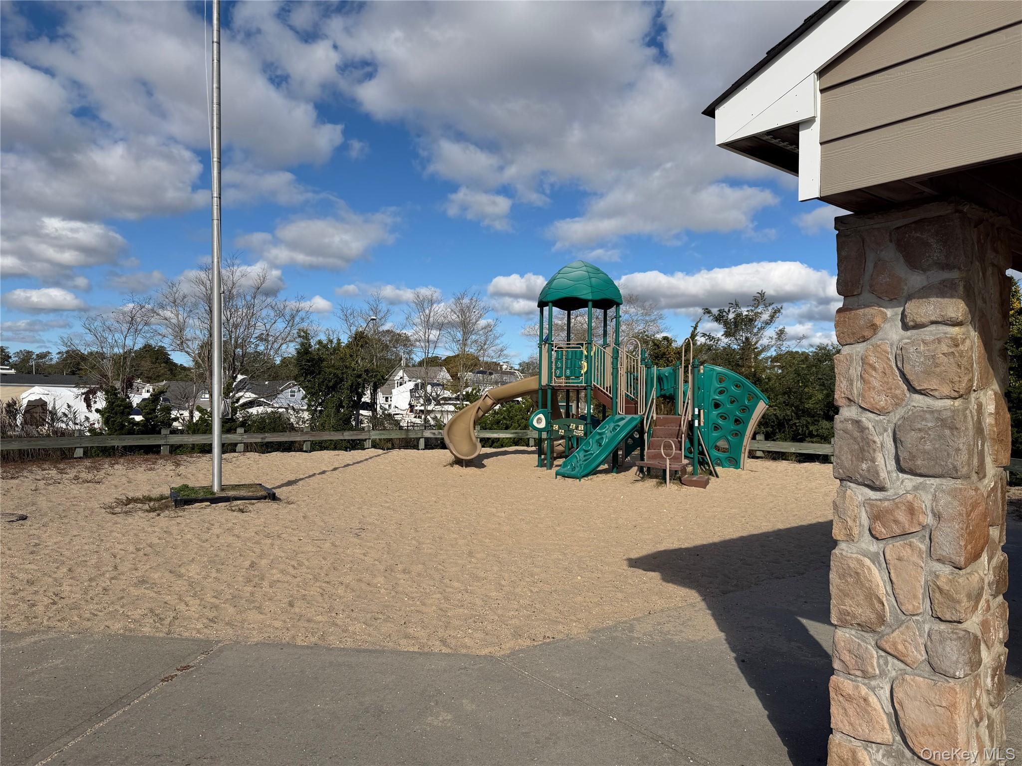 Single Family Pennant Drive  Suffolk County, NY 11951, MLS-1042281-26