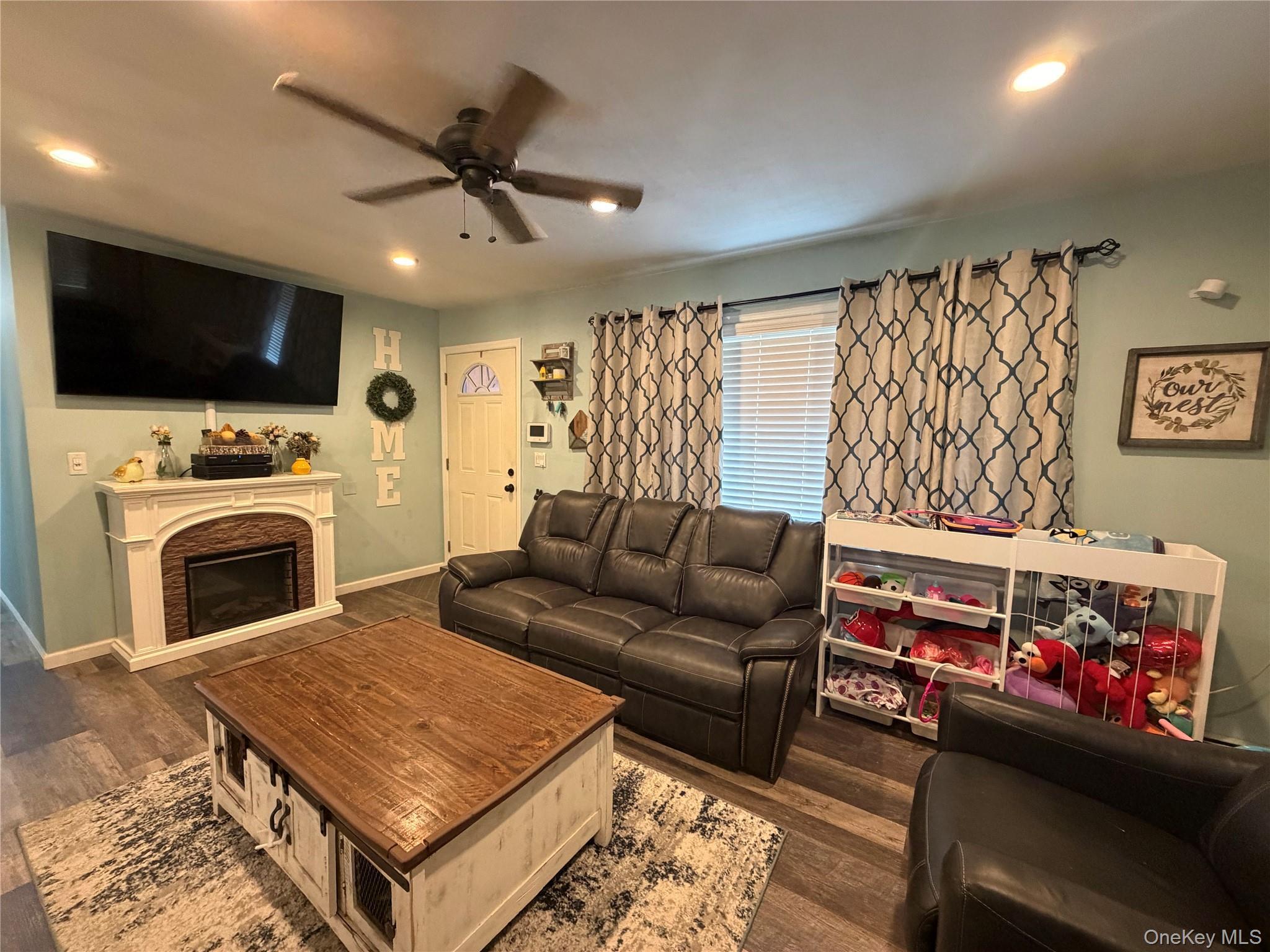Single Family Pennant Drive  Suffolk County, NY 11951, MLS-1042281-8