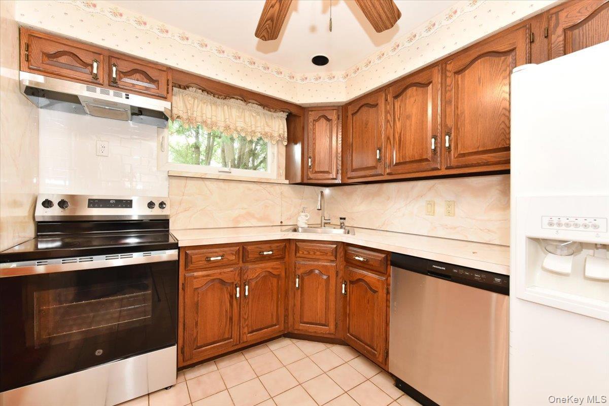 Single Family Franklin Street Nassau County, NY 11762, MLS-1042332-18