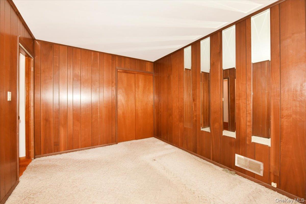 Single Family Franklin Street Nassau County, NY 11762, MLS-1042332-24