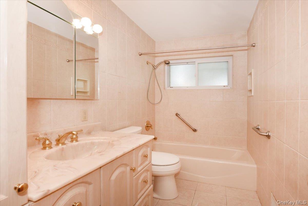 Single Family Franklin Street Nassau County, NY 11762, MLS-1042332-26