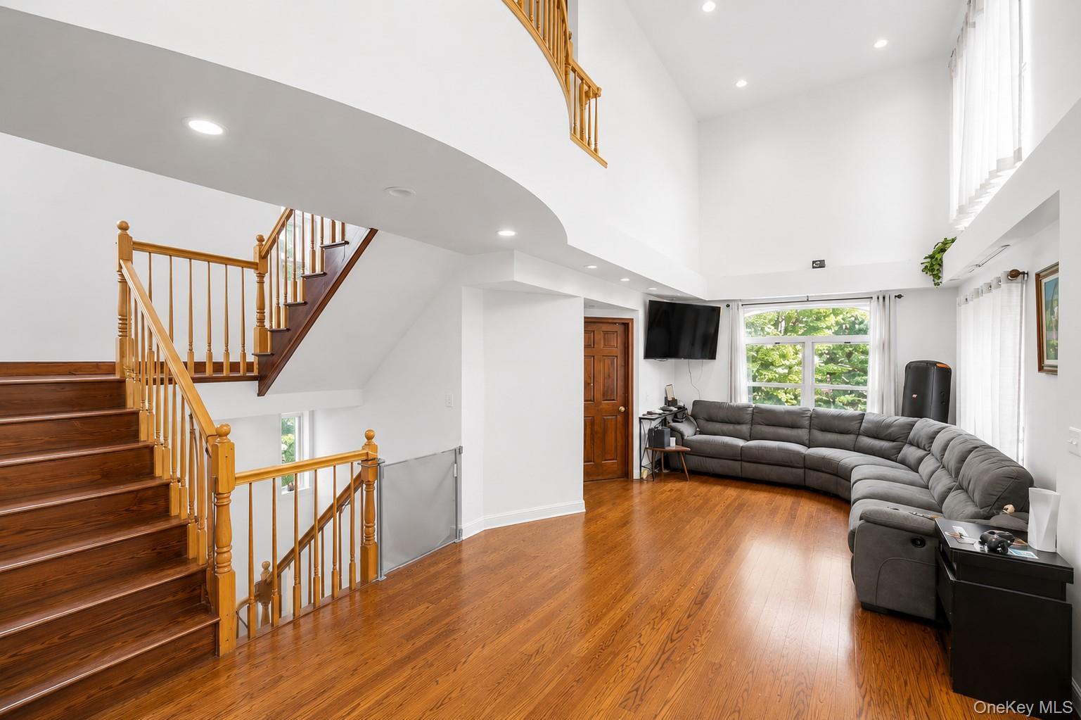 Single Family 204th Street Queens, NY 11361, MLS-1042342-2