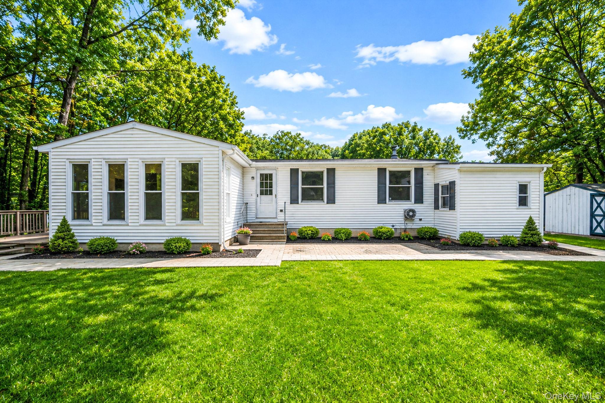 Single Family Walnut Avenue Suffolk County, NY 11779, MLS-1042345-19