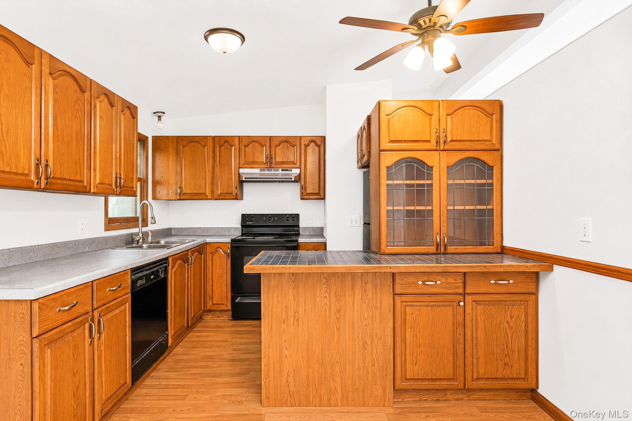 Single Family Walnut Avenue Suffolk County, NY 11779, MLS-1042345-6