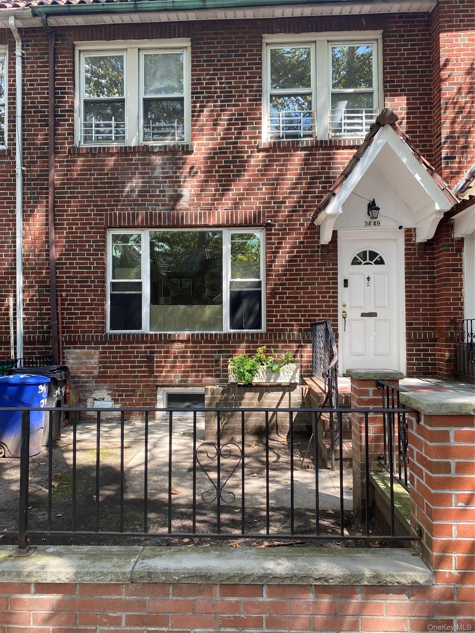 Single Family 73rd Street Queens, NY 11372, MLS-1042381-2
