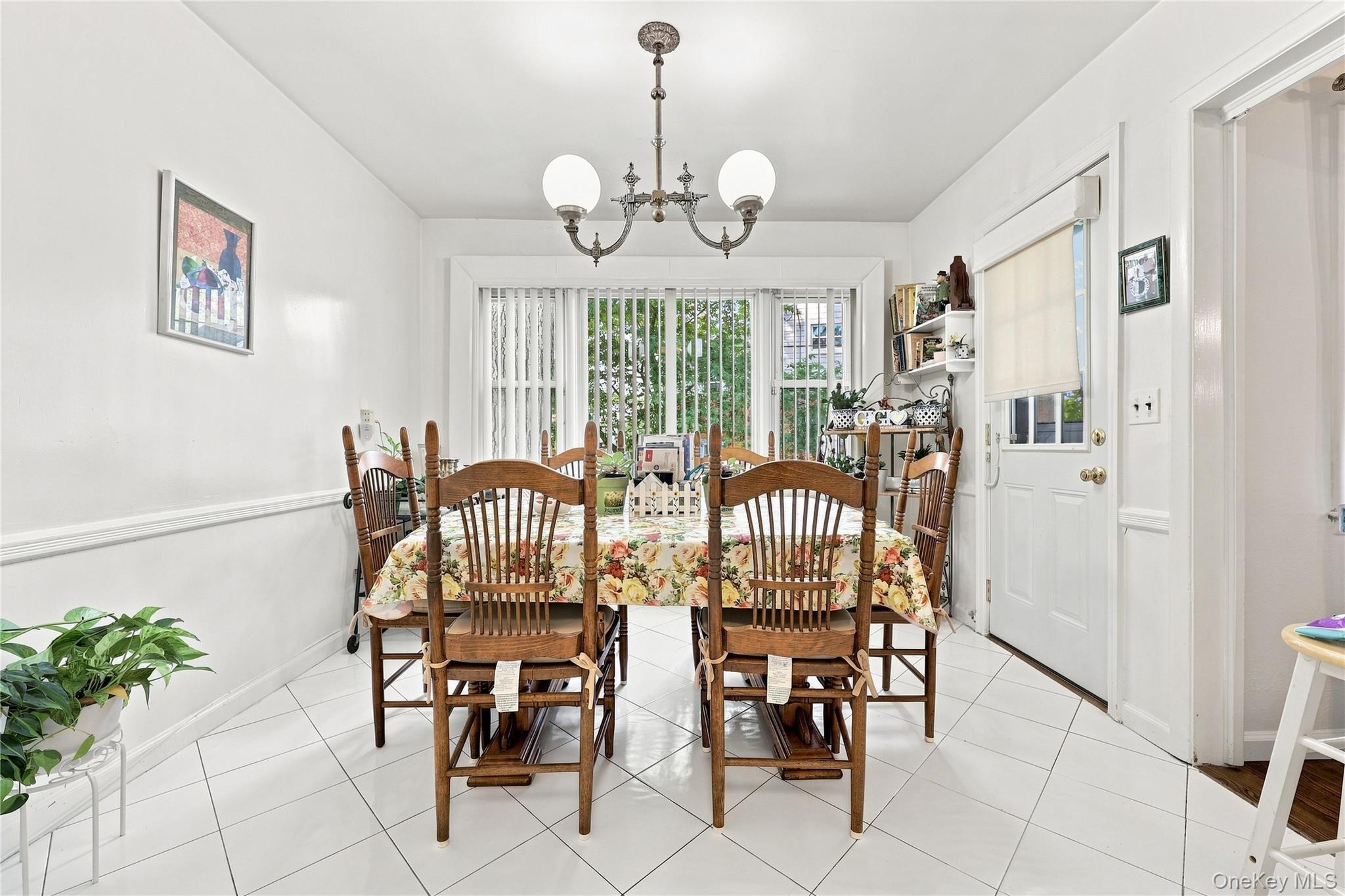 Single Family Longview Avenue  Nassau County, NY 11581, MLS-1042390-11