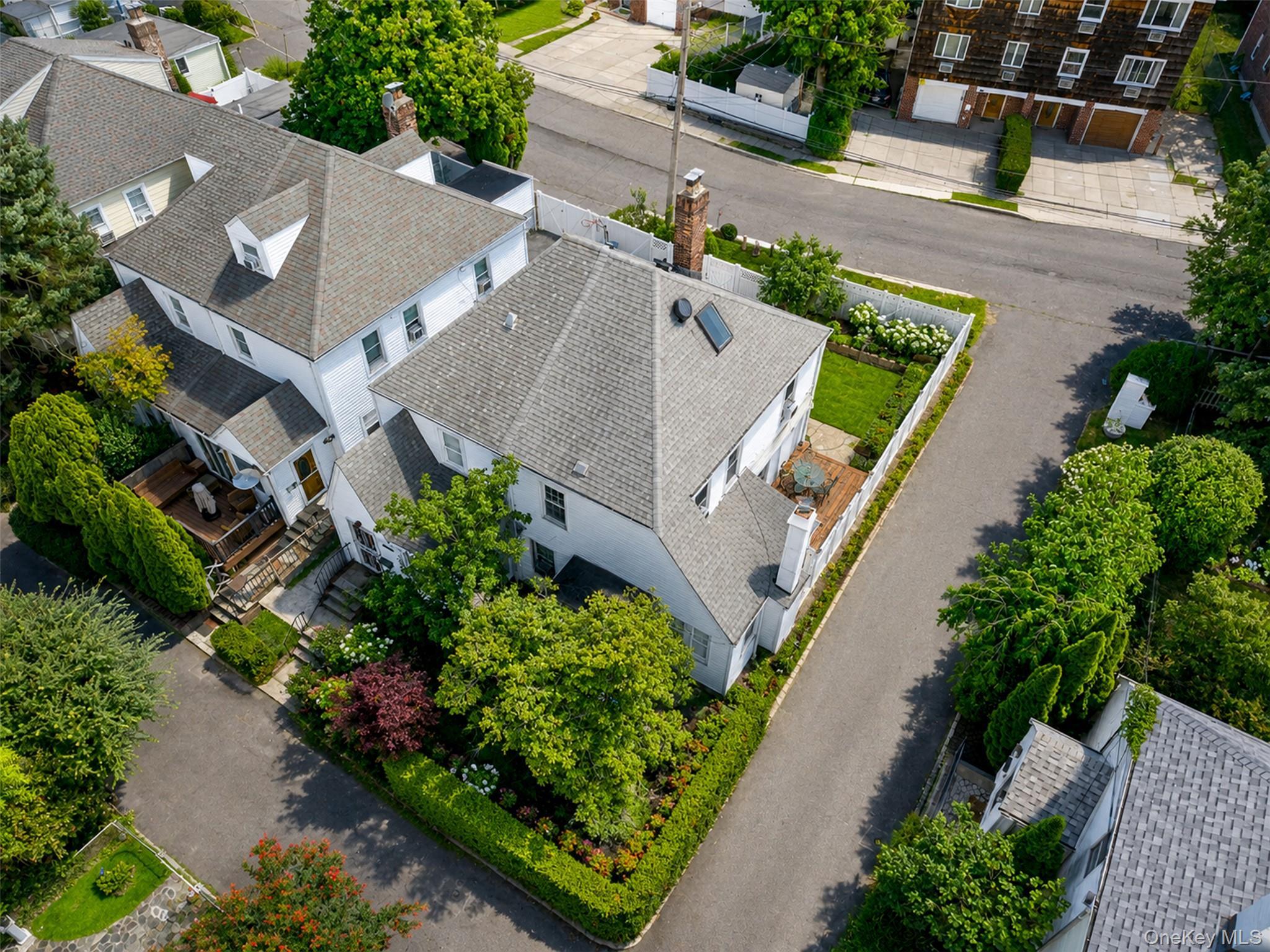 Single Family Van Nostrand Court  Queens, NY 11362, MLS-1042392-36
