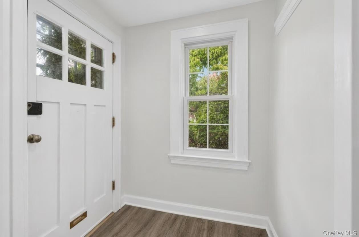 Single Family Van Nostrand Court  Queens, NY 11362, MLS-1042392-4