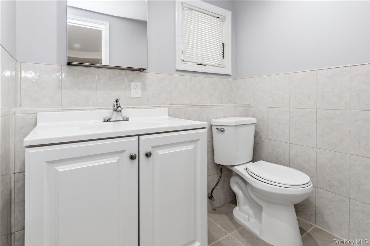 Single Family W 24th Street Suffolk County, NY 11729, MLS-1042400-22