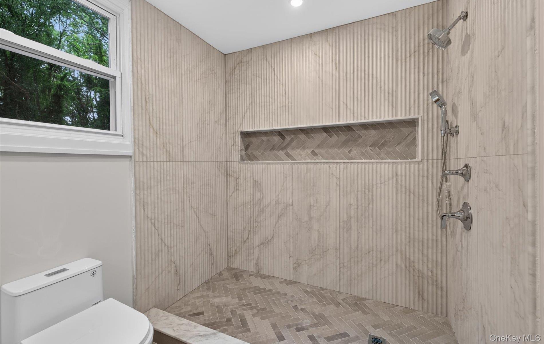 Single Family Wichard Boulevard  Suffolk County, NY 11725, MLS-1042445-34