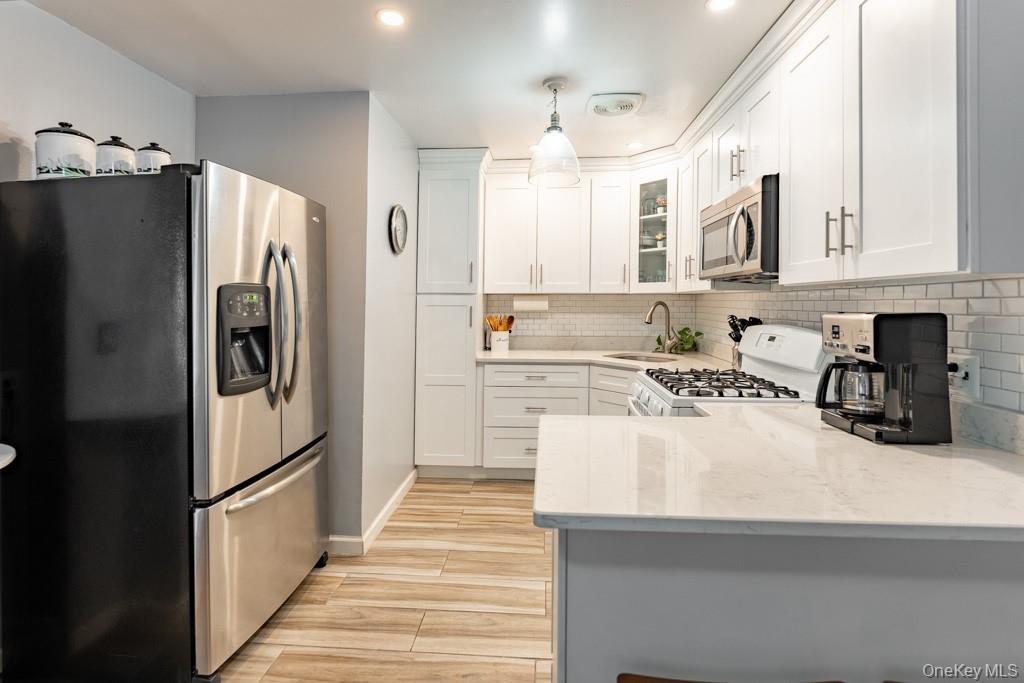 Single Family Hughes Avenue Bronx, NY 10457, MLS-1042469-14