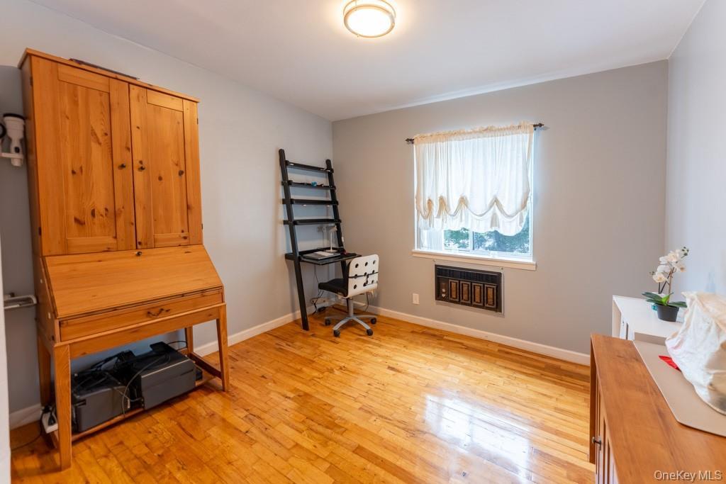 Single Family Hughes Avenue Bronx, NY 10457, MLS-1042469-20