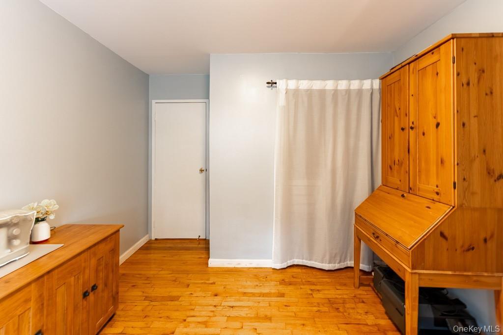 Single Family Hughes Avenue Bronx, NY 10457, MLS-1042469-21