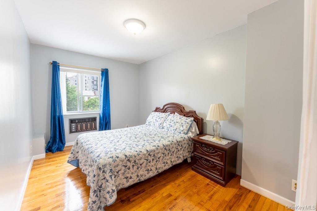 Single Family Hughes Avenue Bronx, NY 10457, MLS-1042469-22