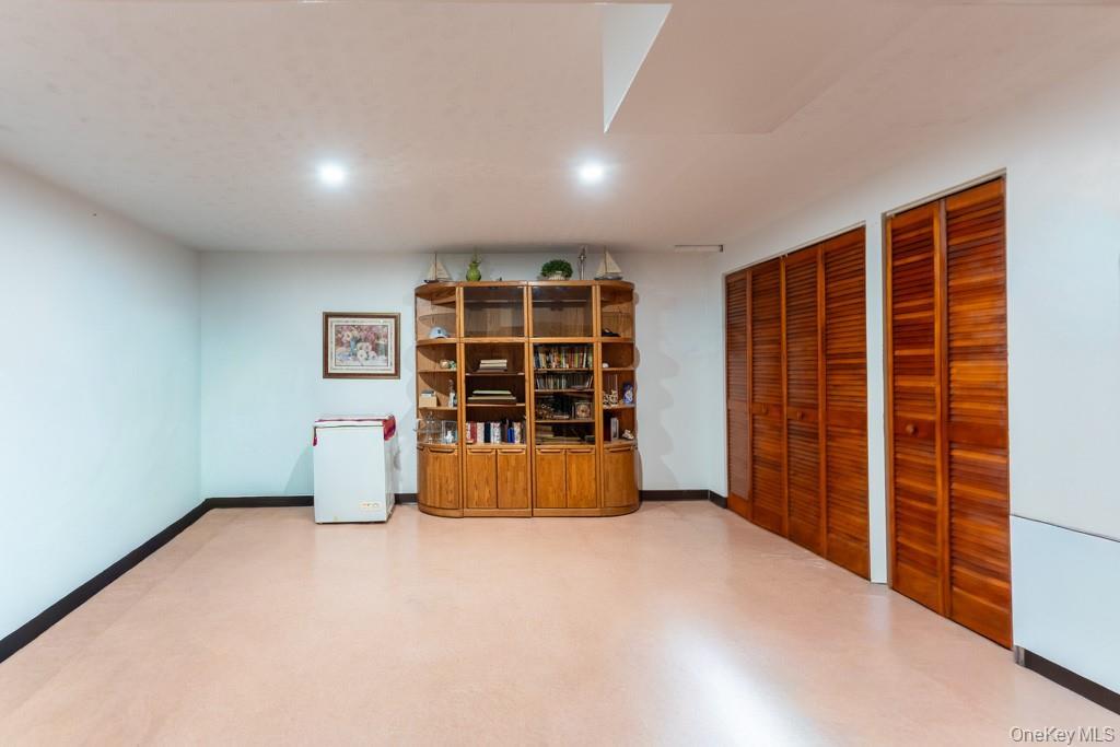 Single Family Hughes Avenue Bronx, NY 10457, MLS-1042469-33