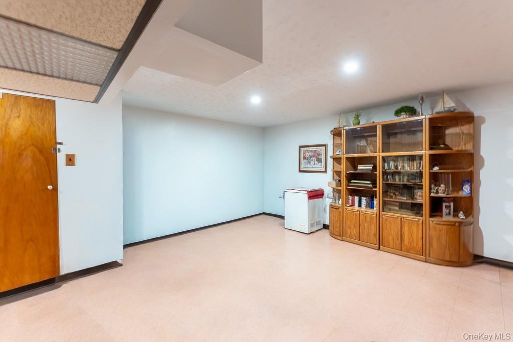 Single Family Hughes Avenue Bronx, NY 10457, MLS-1042469-35