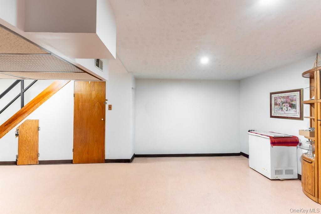 Single Family Hughes Avenue Bronx, NY 10457, MLS-1042469-36