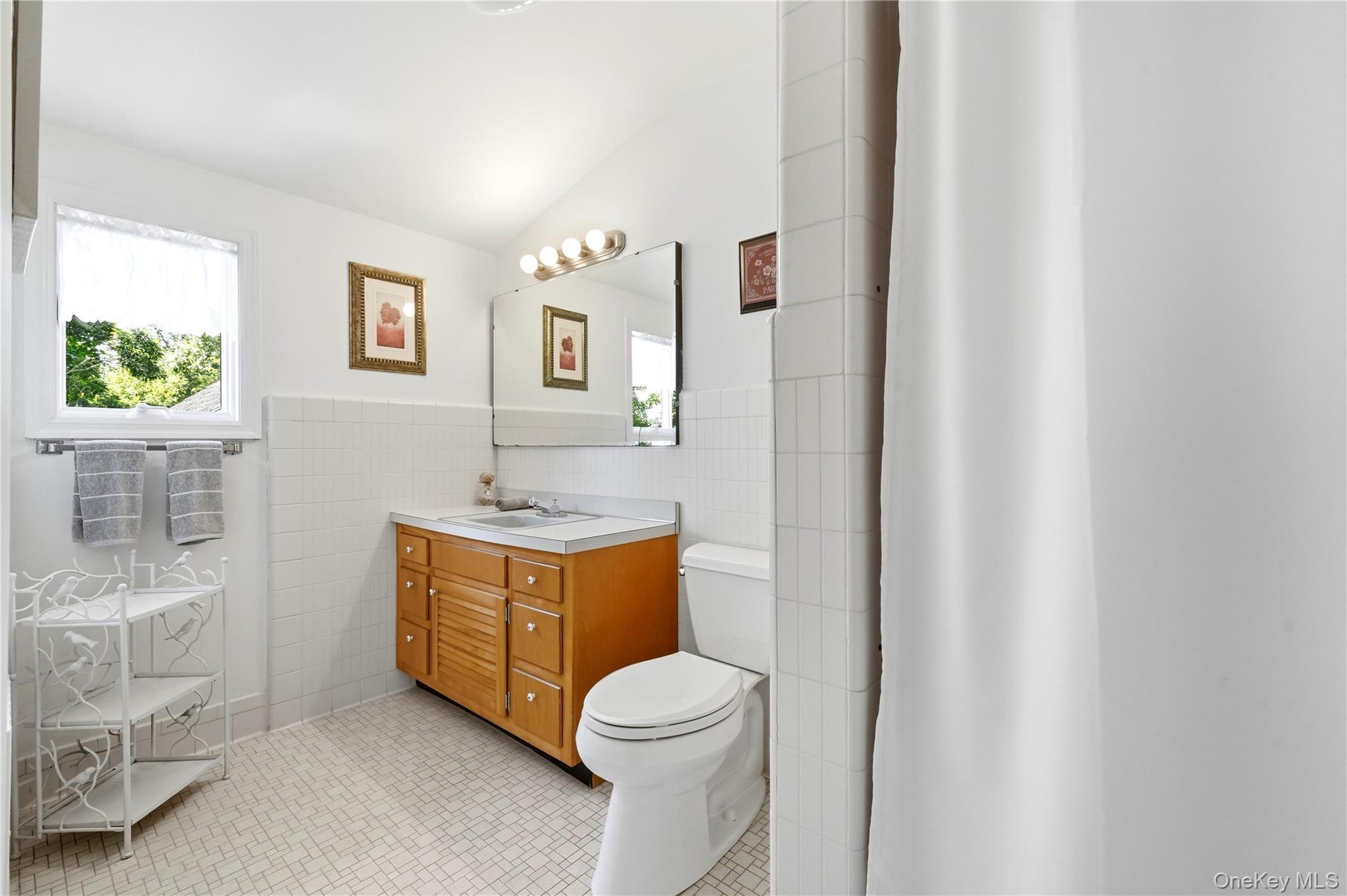 Single Family Lake Shore Drive Suffolk County, NY 11772, MLS-1042478-35