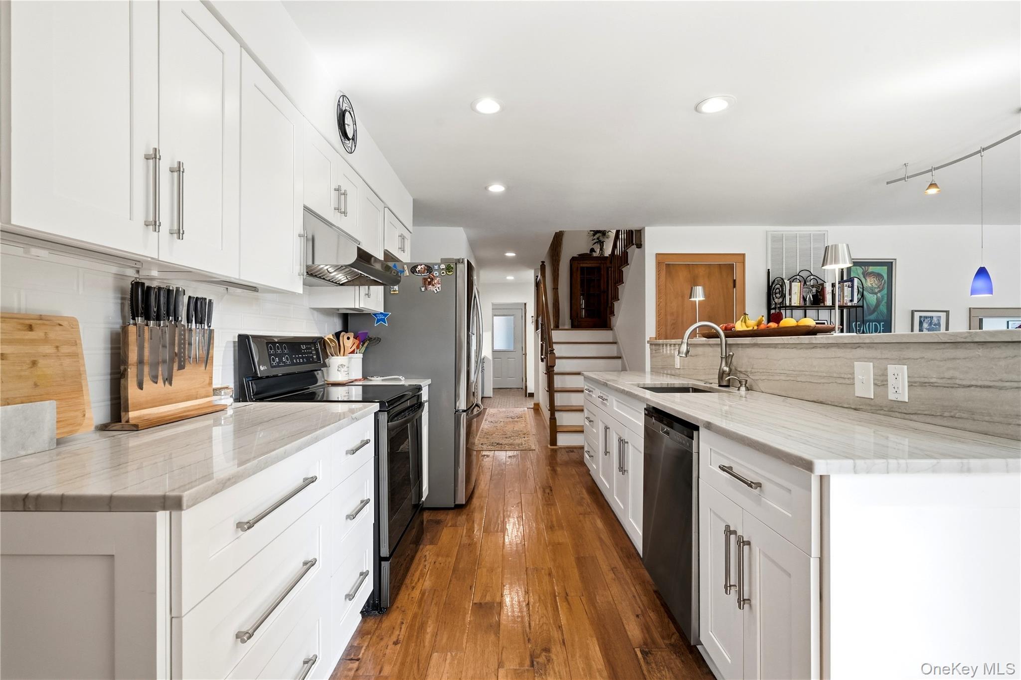 Single Family Lake Shore Drive Suffolk County, NY 11772, MLS-1042478-8