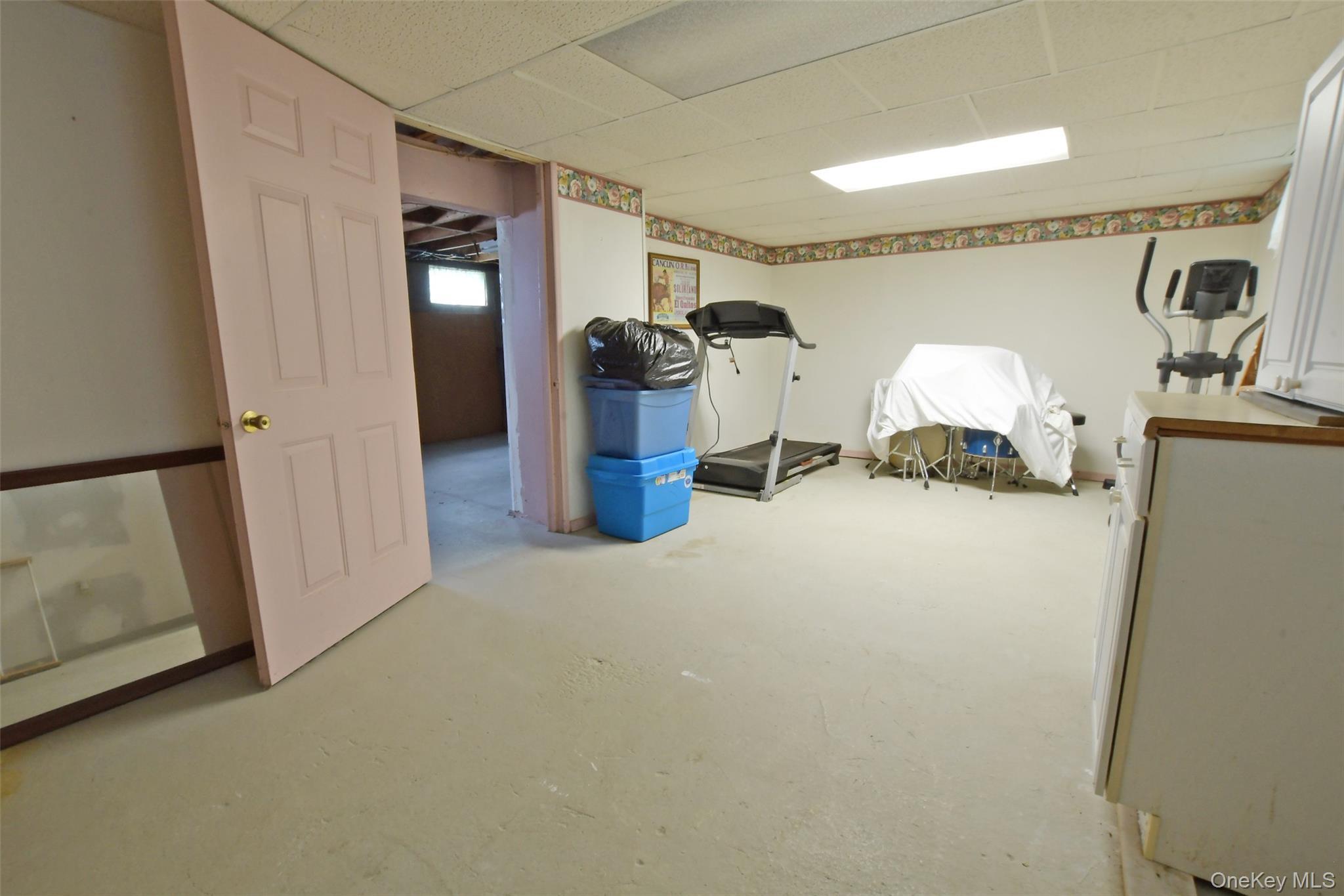 Single Family Huck Finn Lane Suffolk County, NY 11786, MLS-1042480-27