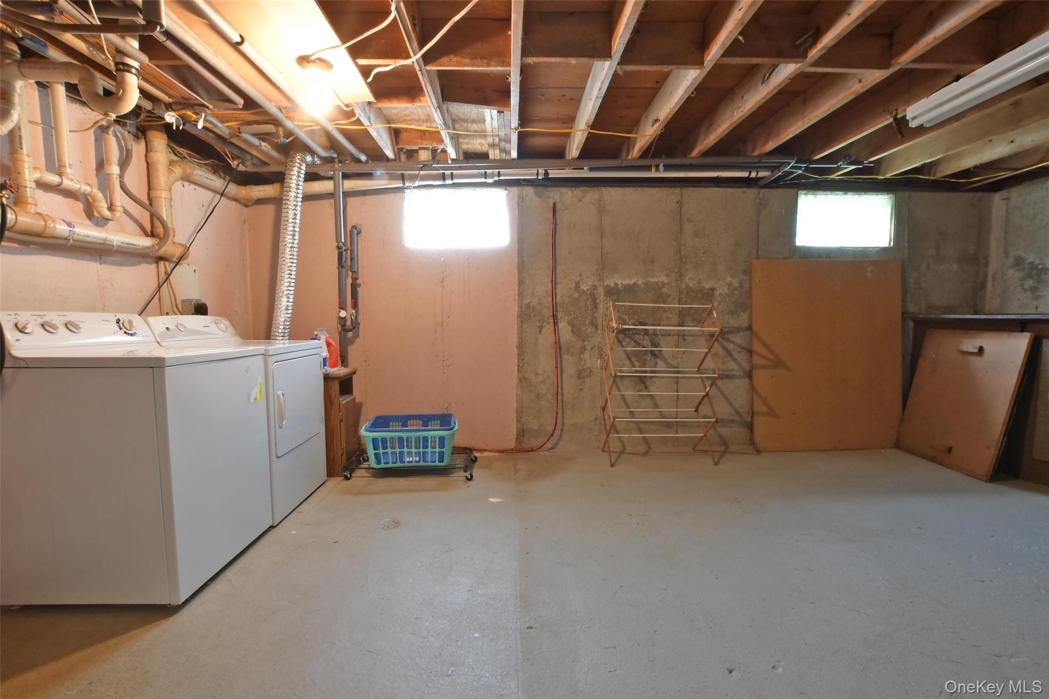 Single Family Huck Finn Lane Suffolk County, NY 11786, MLS-1042480-28