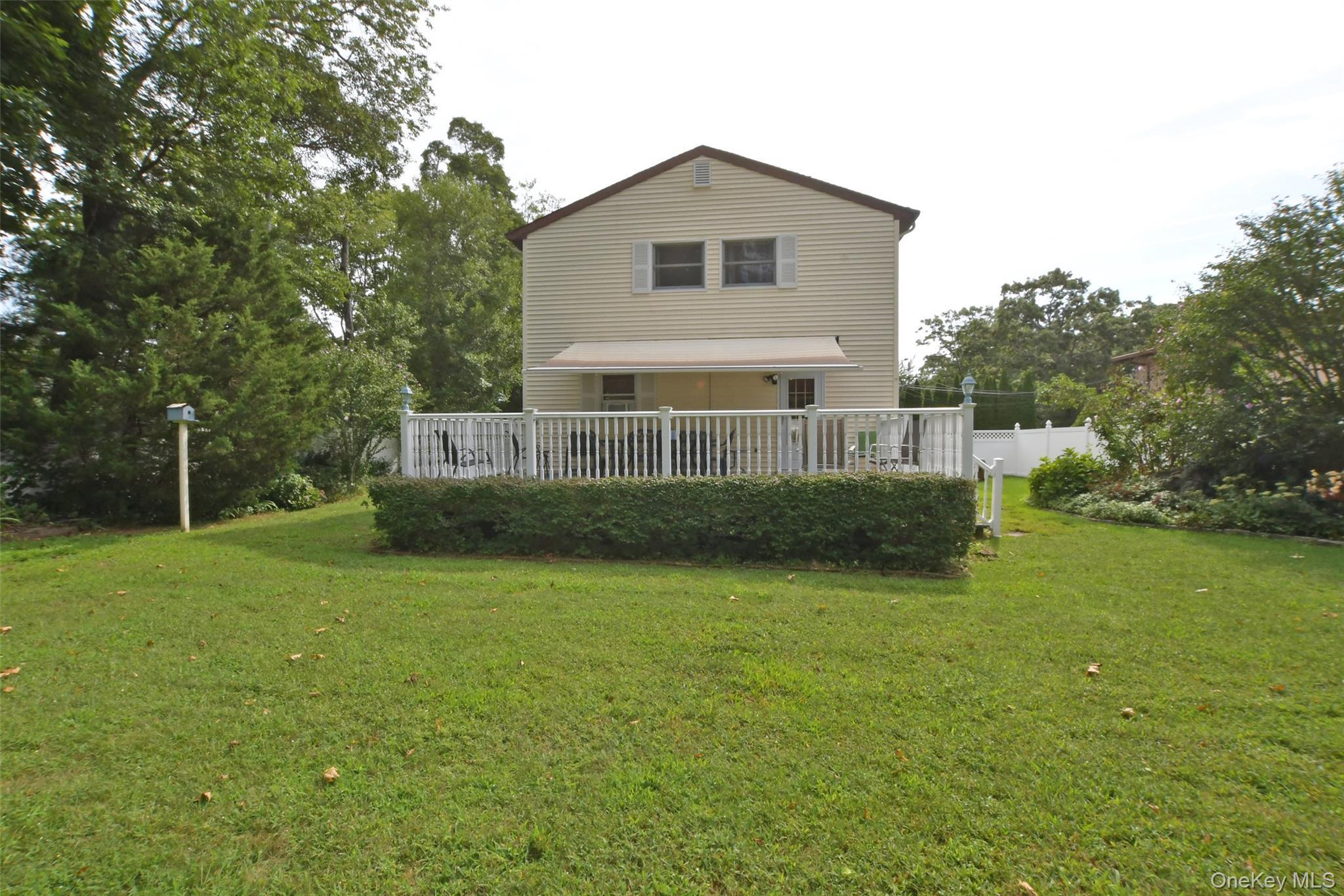Single Family Huck Finn Lane Suffolk County, NY 11786, MLS-1042480-32