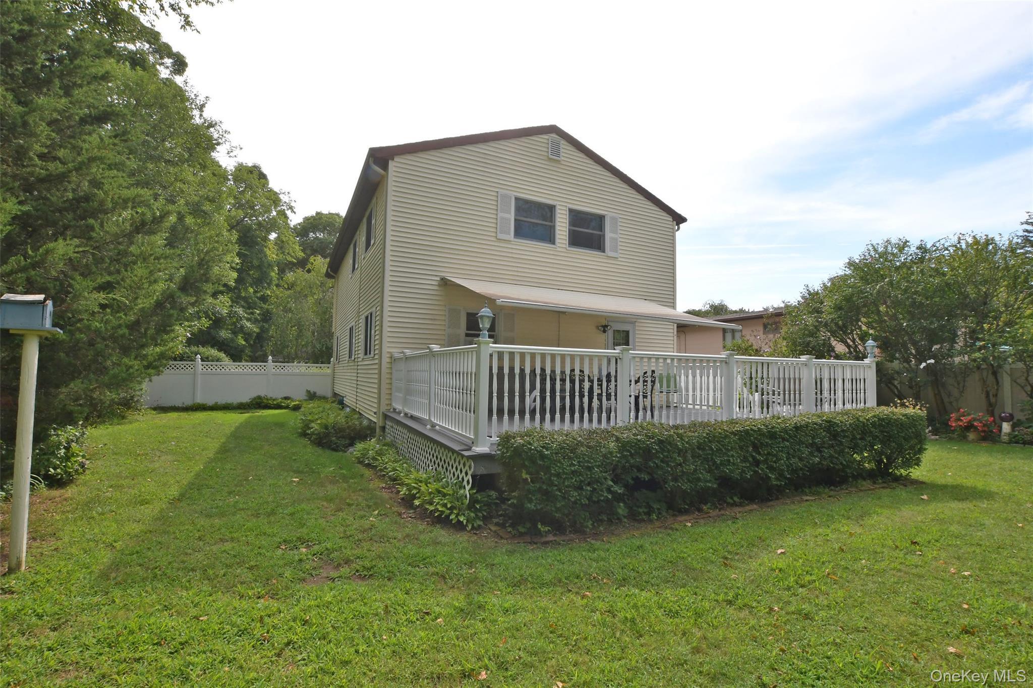 Single Family Huck Finn Lane Suffolk County, NY 11786, MLS-1042480-33