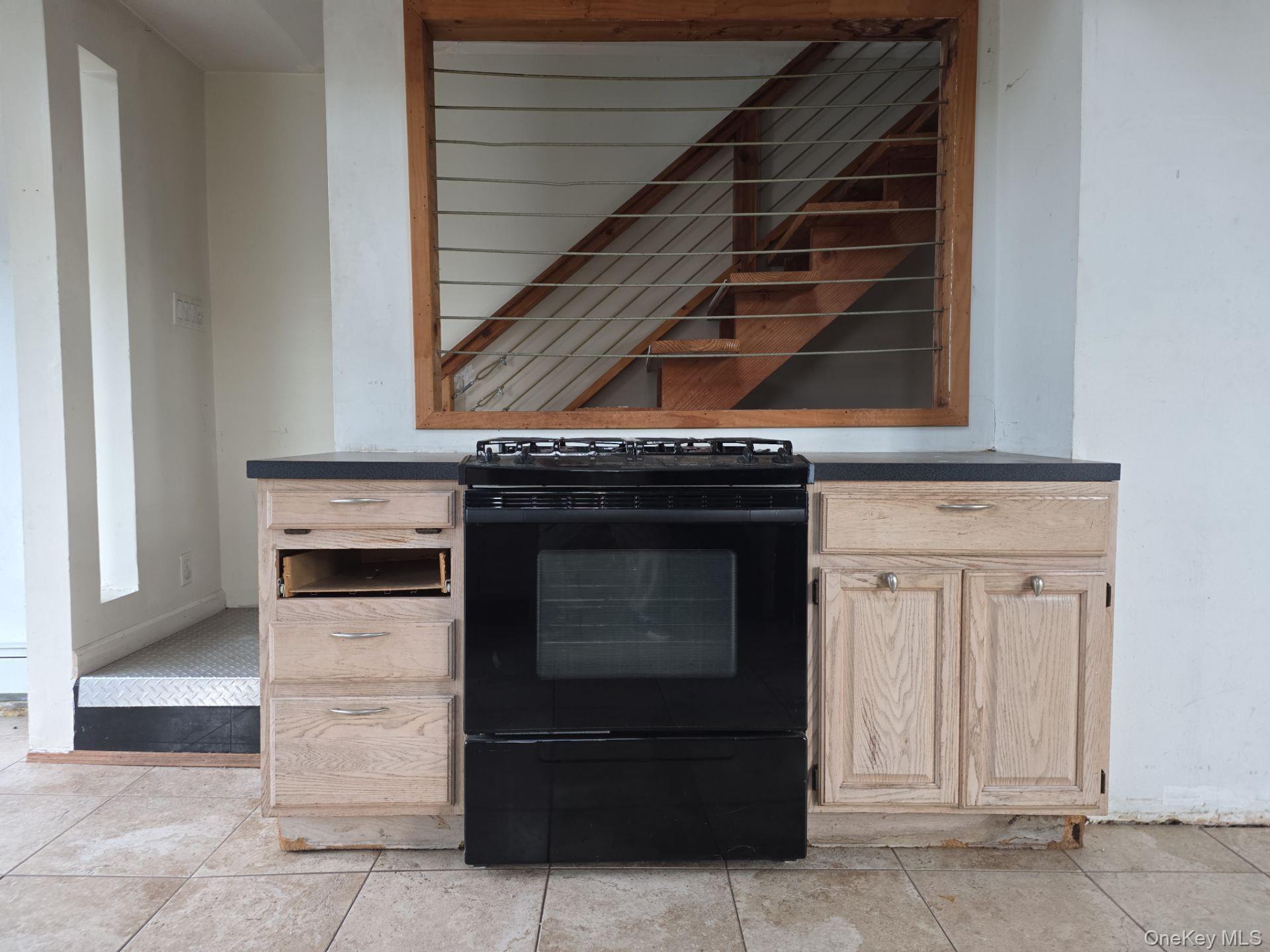 Single Family Gordon Place Nassau County, NY 11520, MLS-1042481-11
