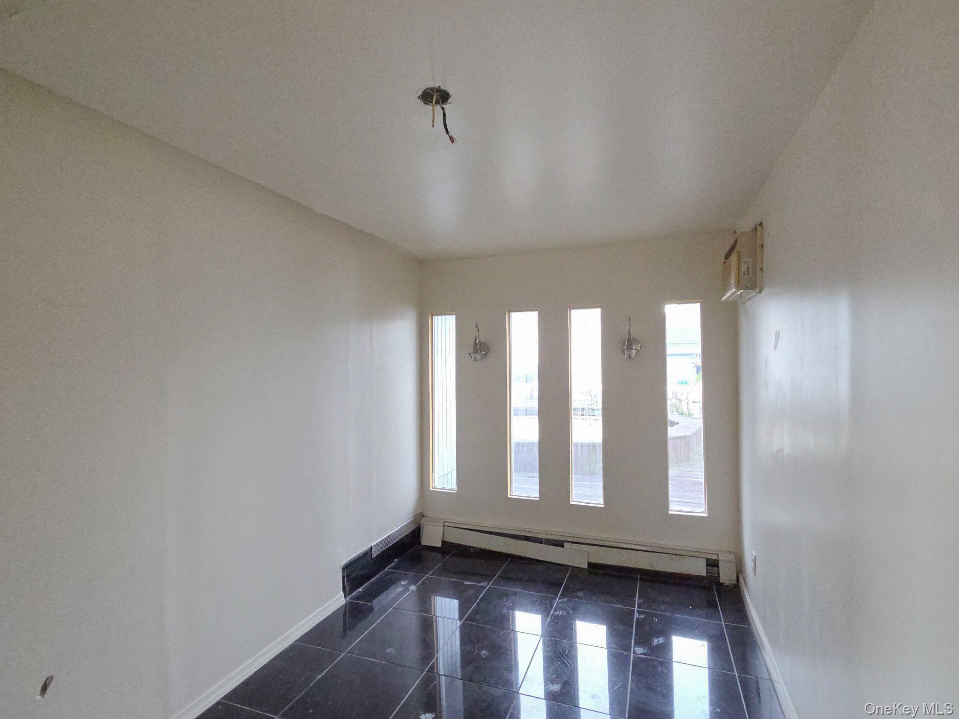 Single Family Gordon Place Nassau County, NY 11520, MLS-1042481-12