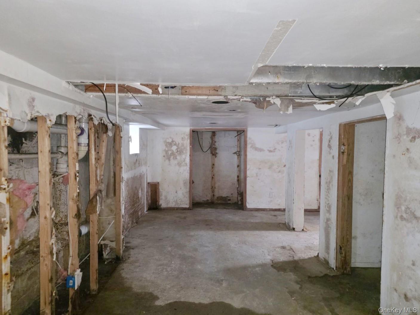 Single Family Gordon Place Nassau County, NY 11520, MLS-1042481-22