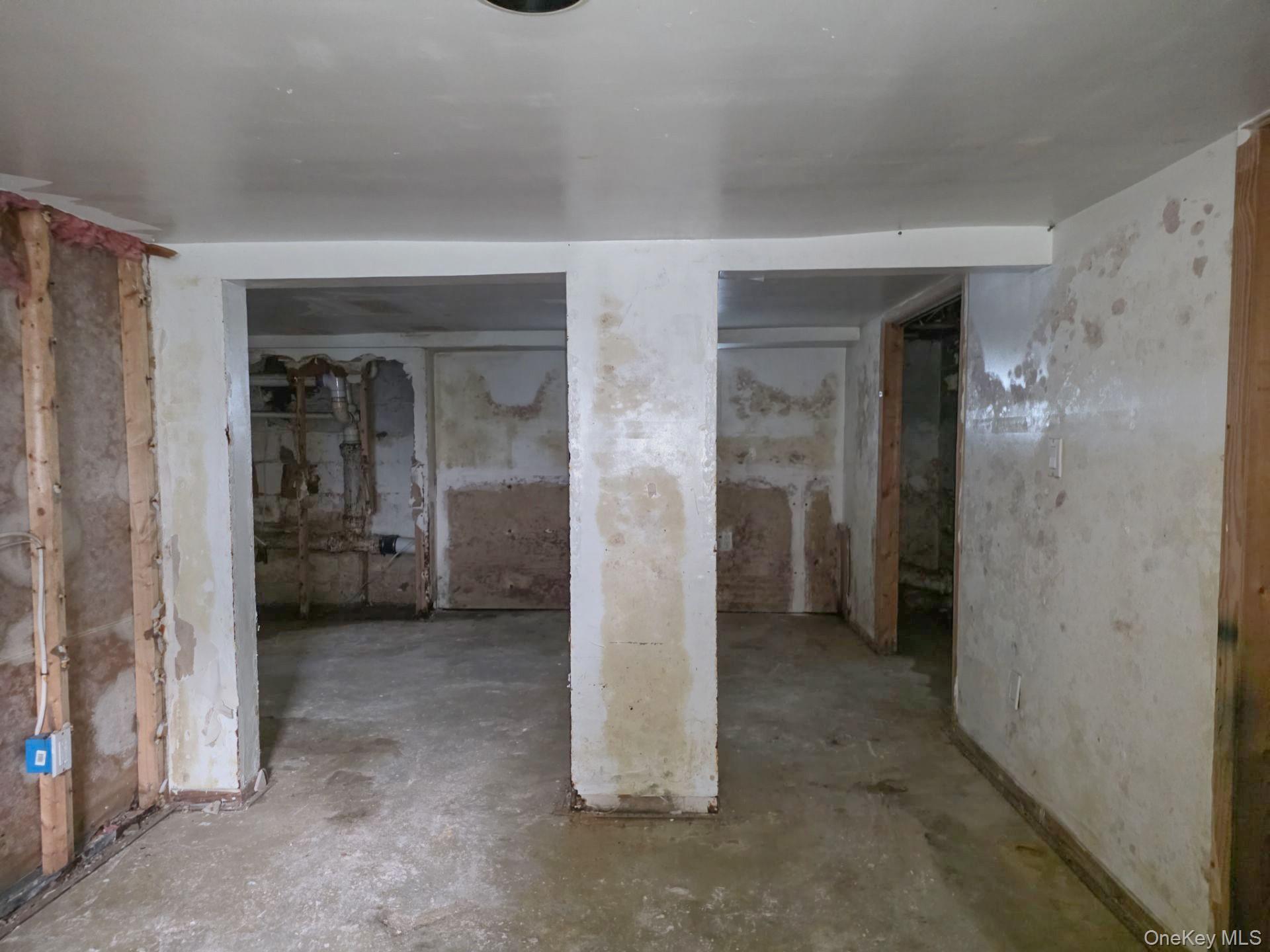 Single Family Gordon Place Nassau County, NY 11520, MLS-1042481-26