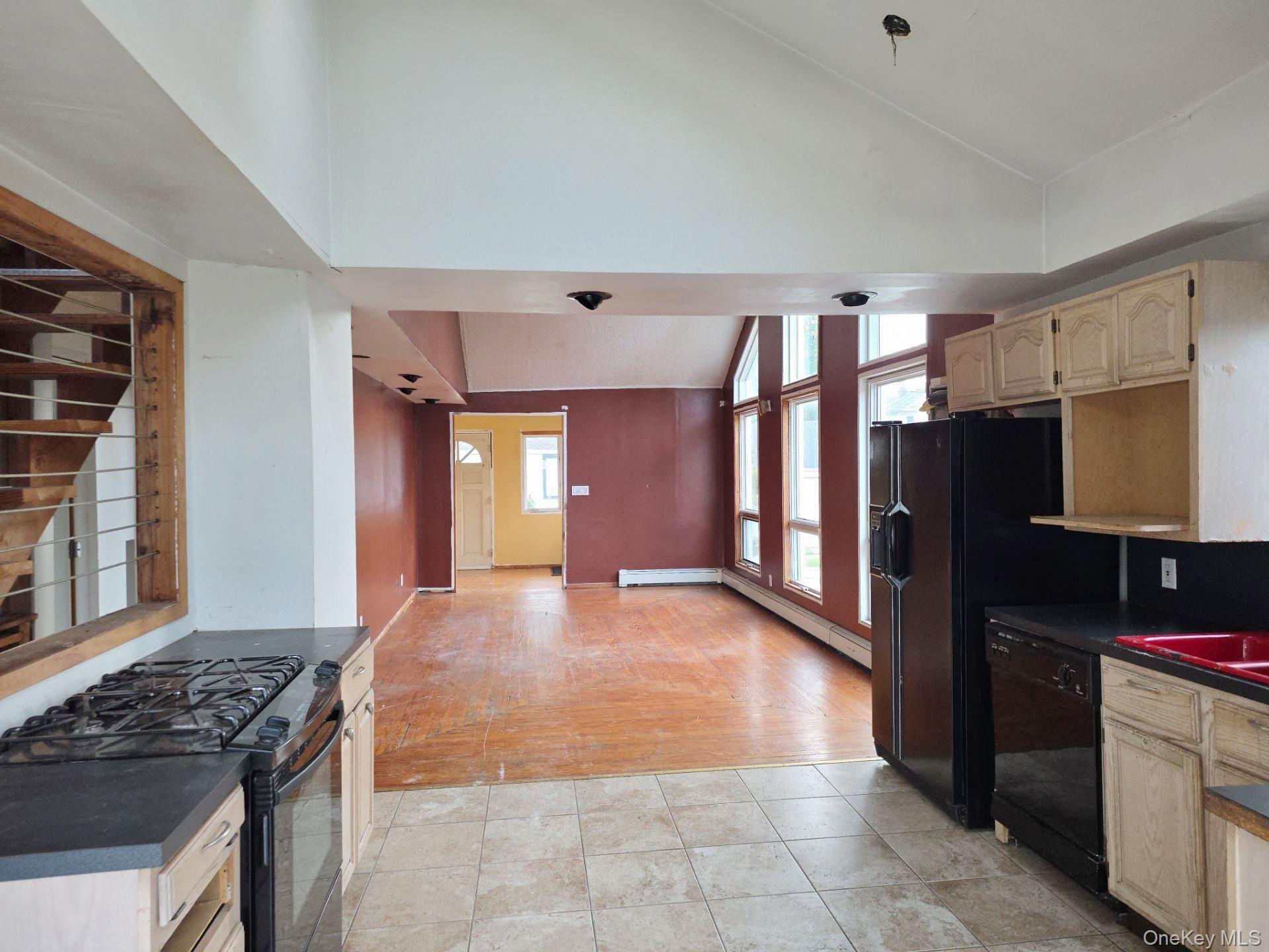 Single Family Gordon Place Nassau County, NY 11520, MLS-1042481-8