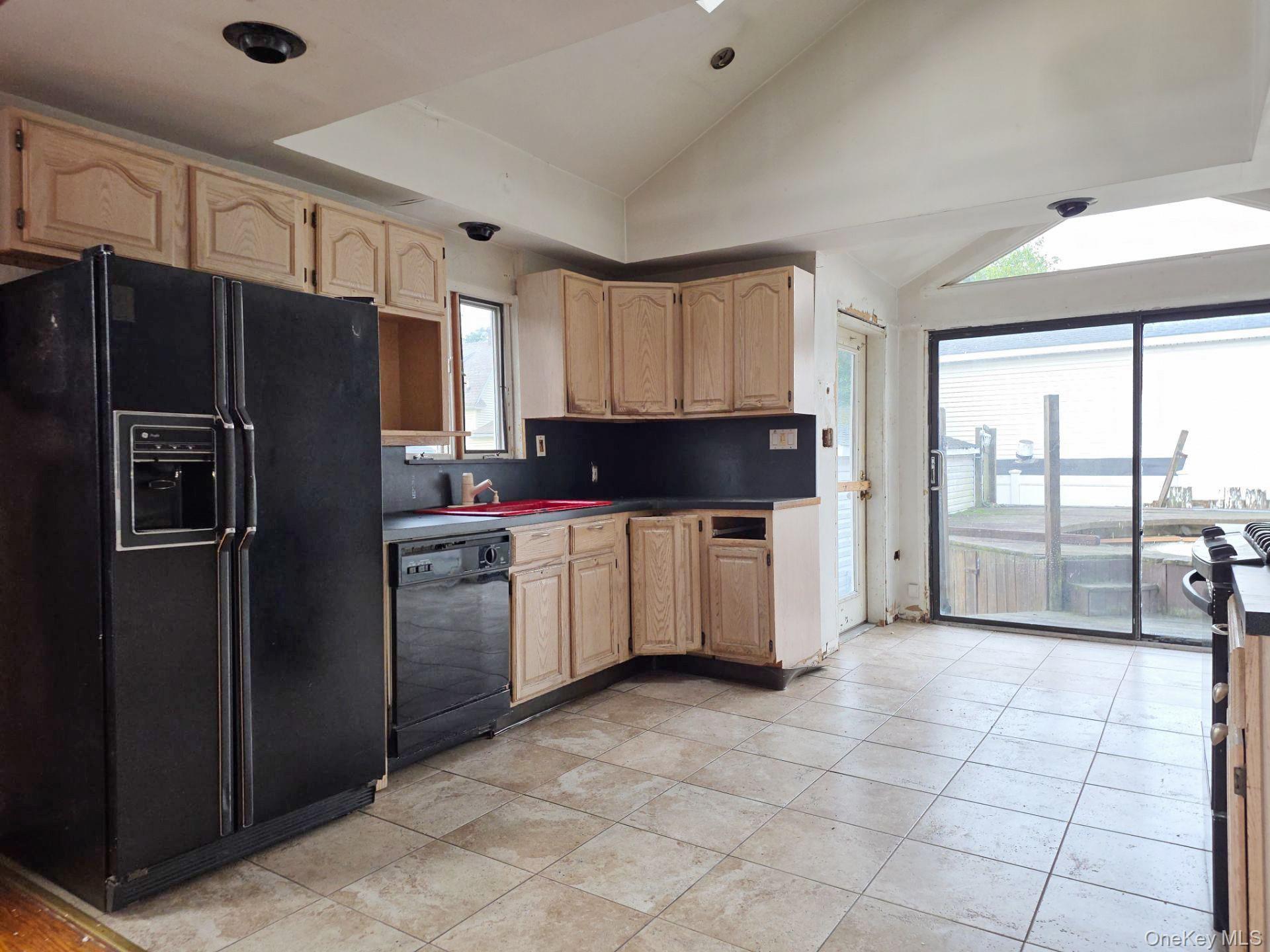 Single Family Gordon Place Nassau County, NY 11520, MLS-1042481-9