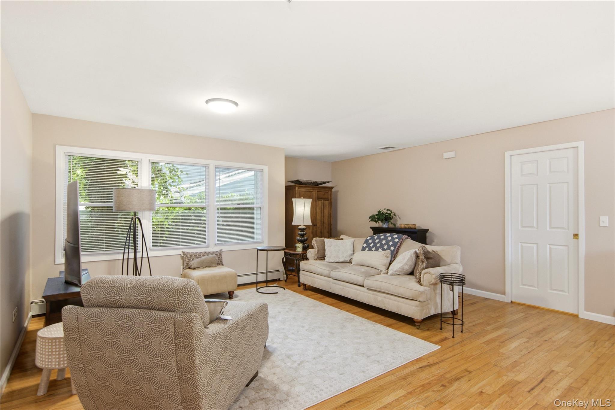Single Family Laurel Road Suffolk County, NY 11768, MLS-1042495-6