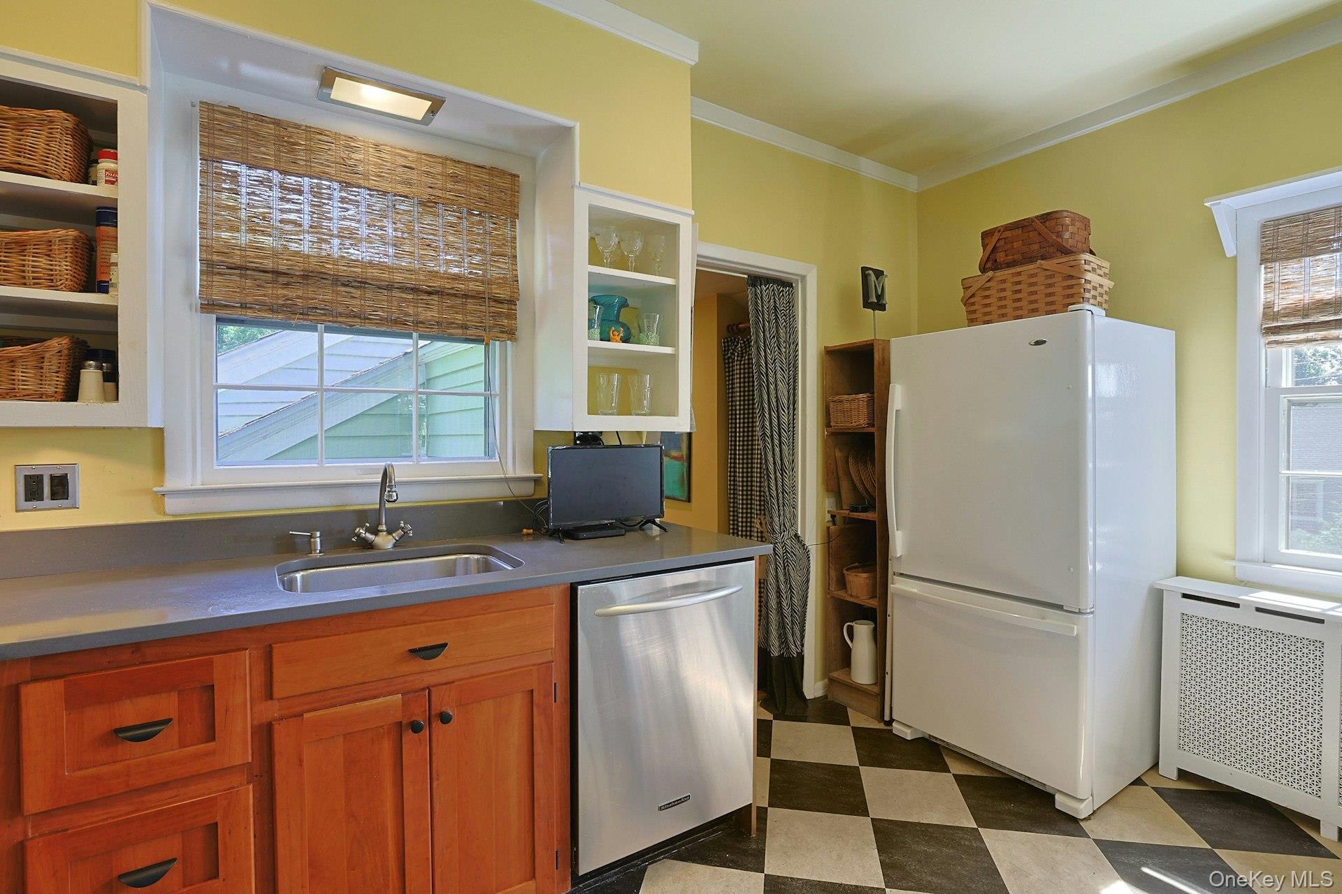 Single Family Grandview Avenue  Westchester County, NY 10570, MLS-1042508-20