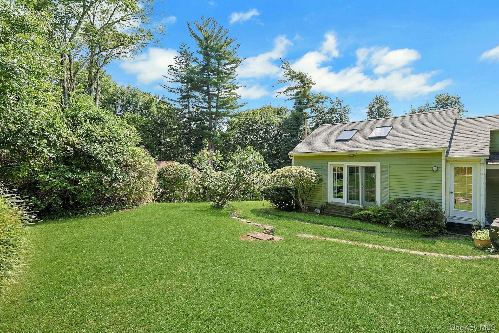 Single Family Grandview Avenue  Westchester County, NY 10570, MLS-1042508-34