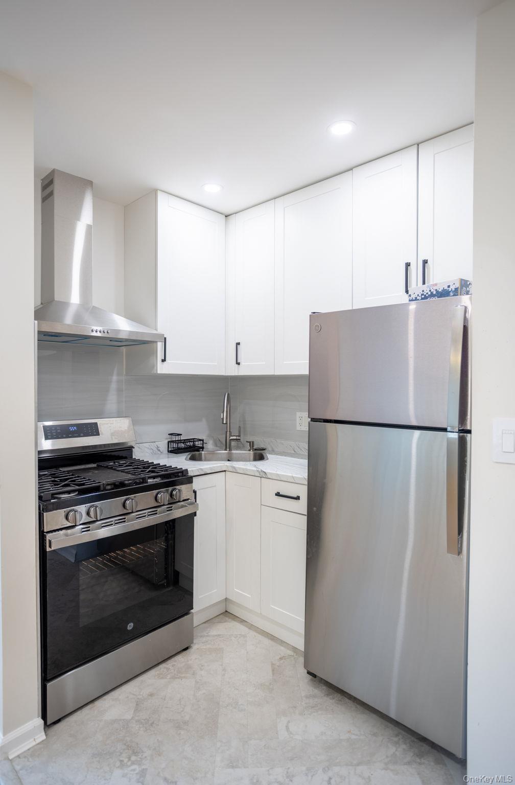 Single Family Utopia Parkway  Queens, NY 11365, MLS-1042513-7