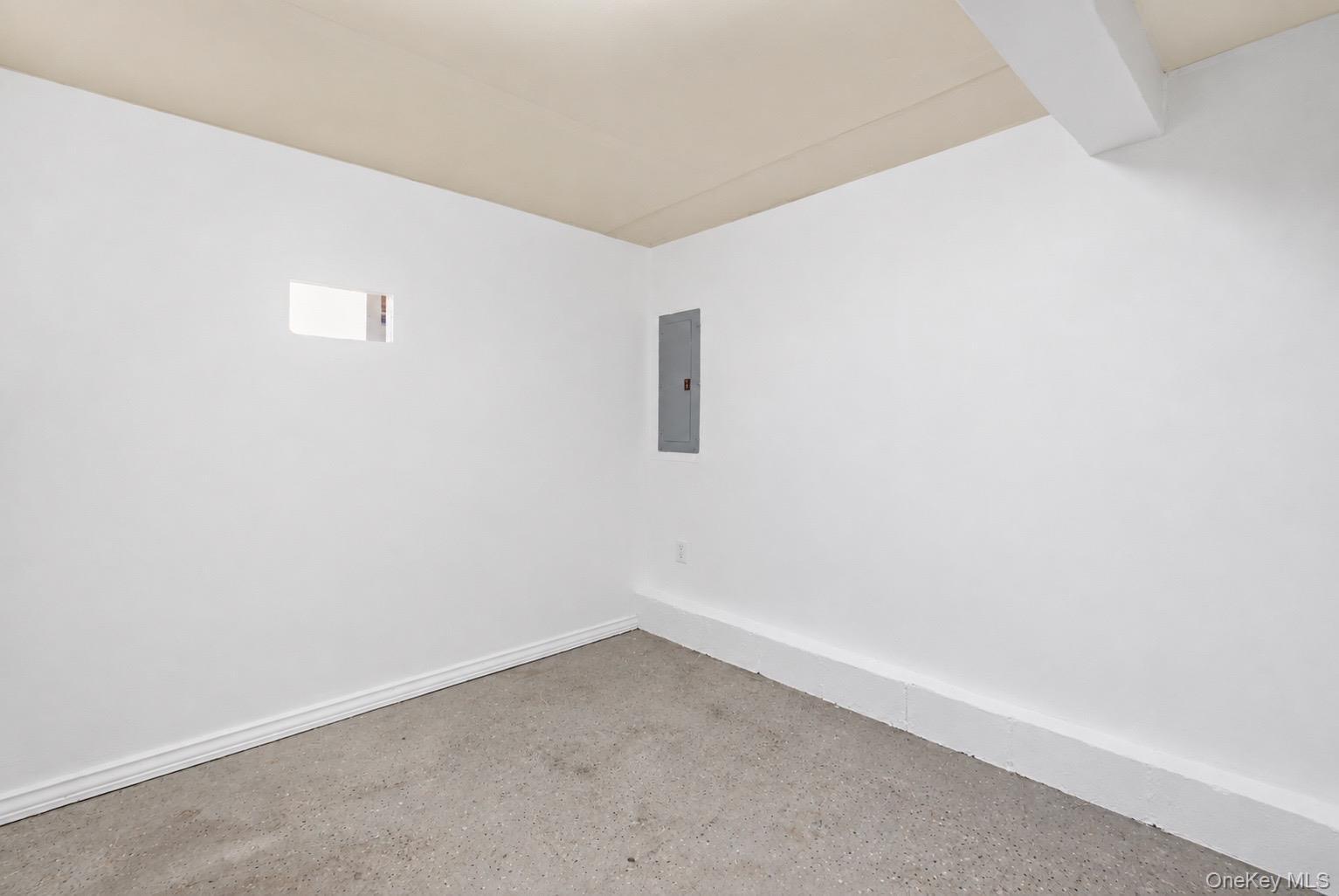 Single Family Golden Gate Drive  Suffolk County, NY 11967, MLS-1042520-15