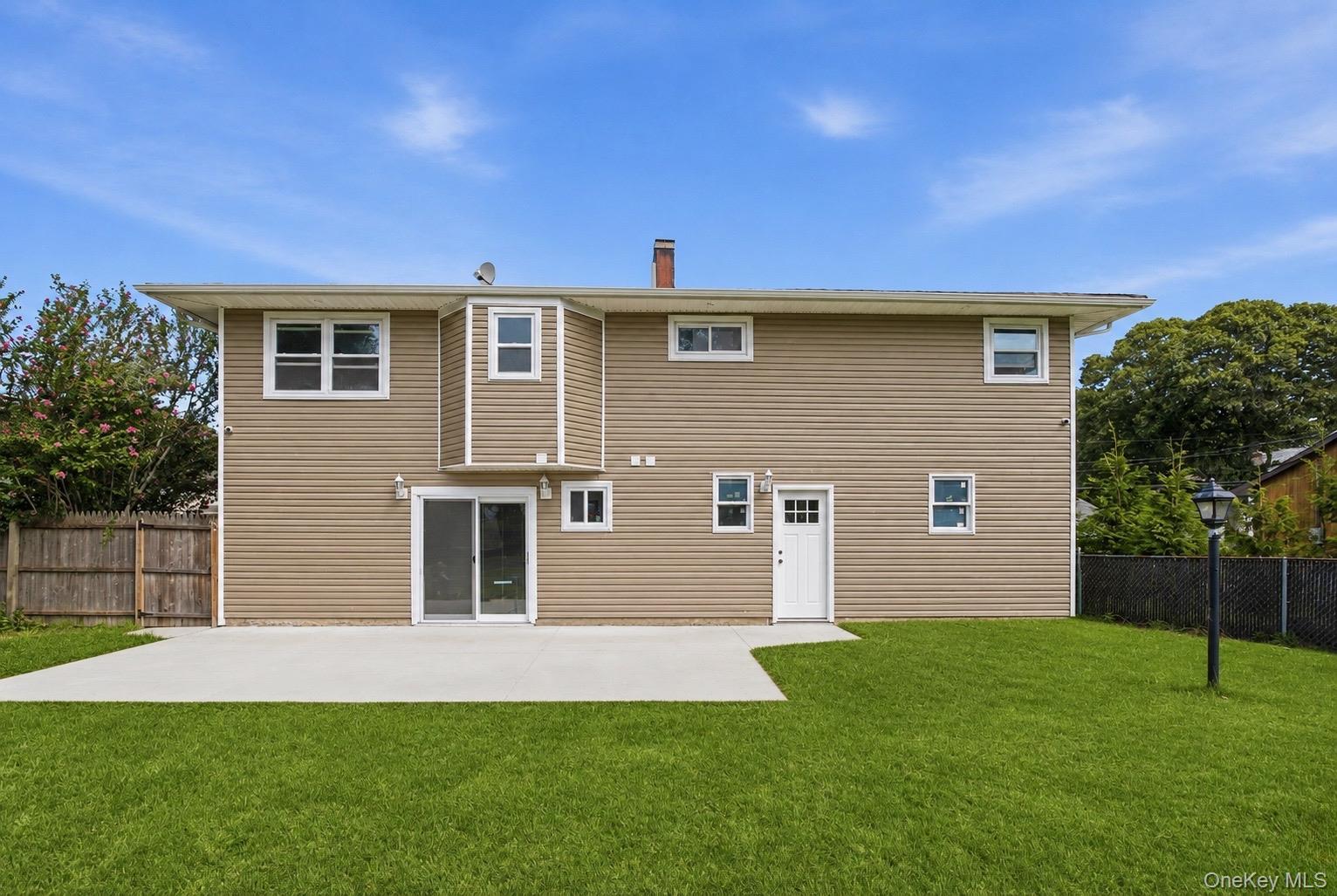 Single Family Golden Gate Drive  Suffolk County, NY 11967, MLS-1042520-19