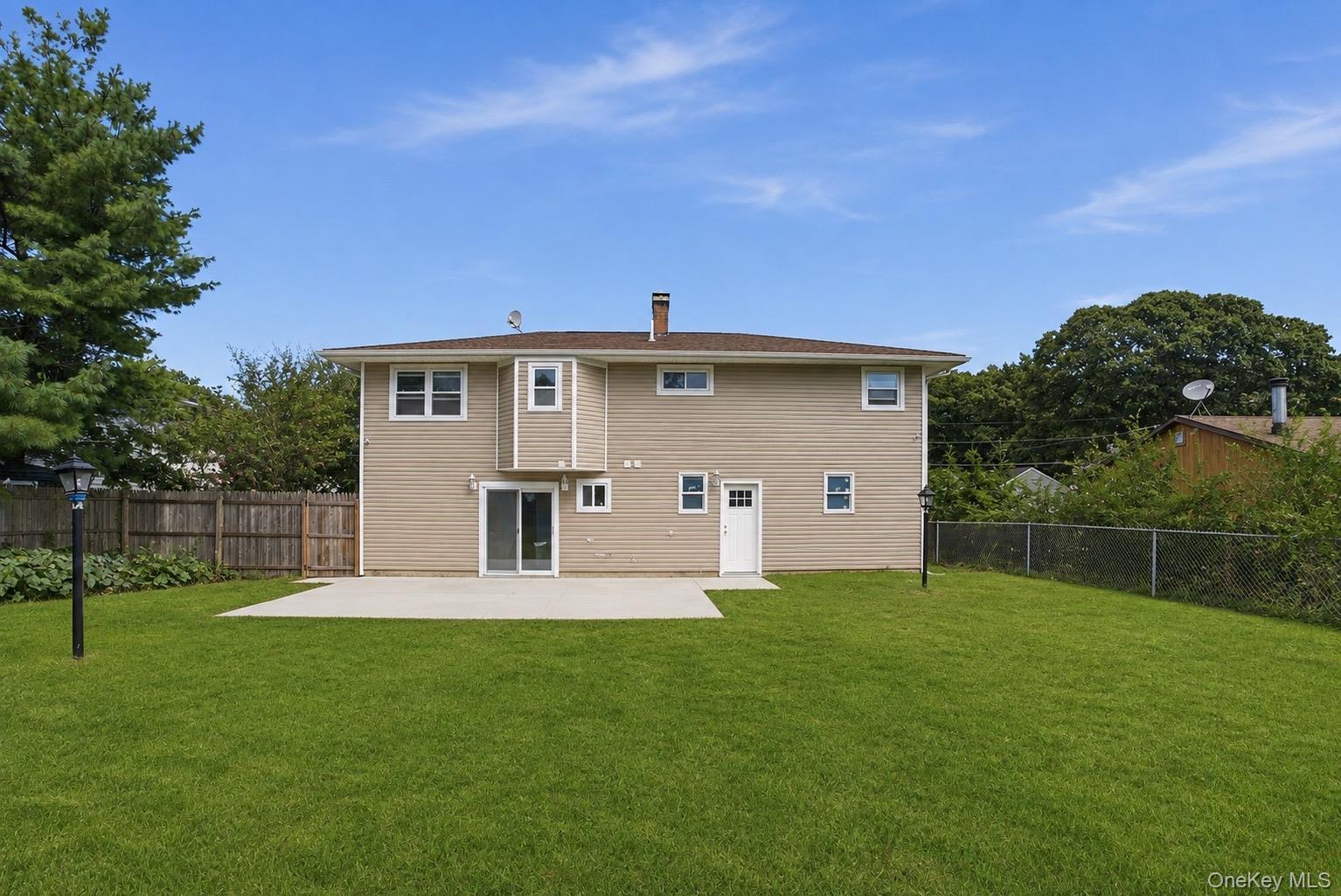 Single Family Golden Gate Drive  Suffolk County, NY 11967, MLS-1042520-20