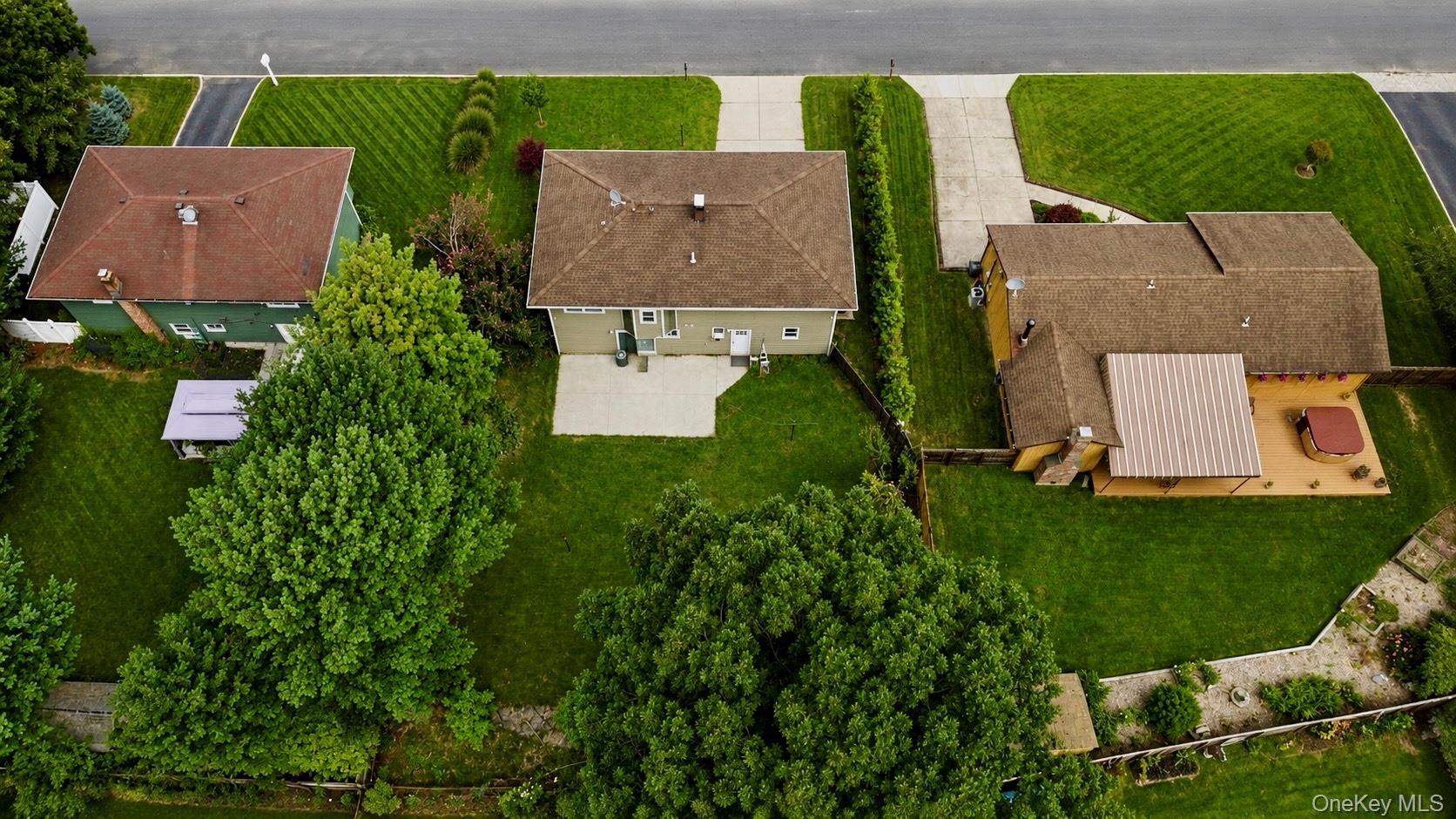 Single Family Golden Gate Drive  Suffolk County, NY 11967, MLS-1042520-24