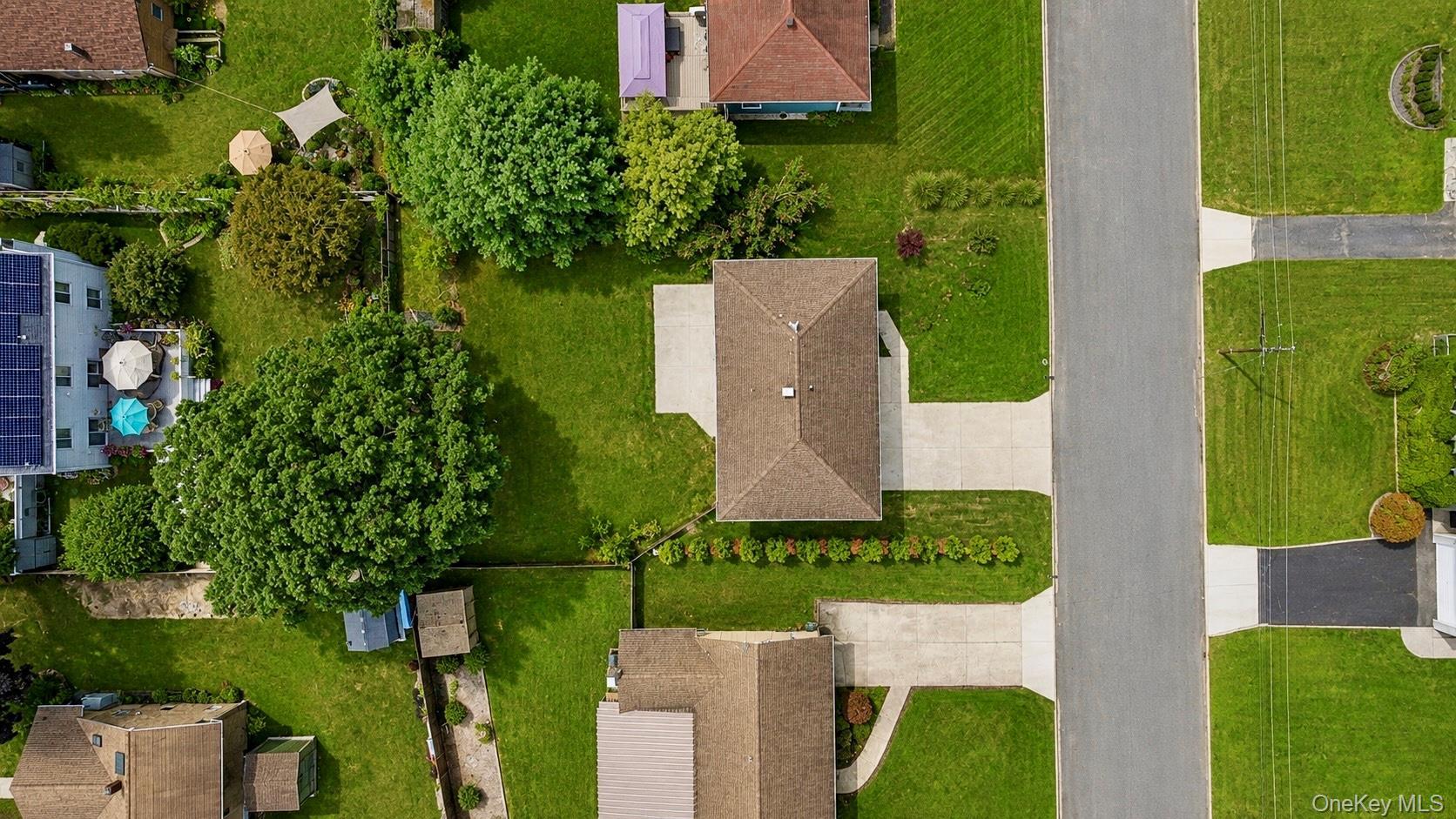 Single Family Golden Gate Drive  Suffolk County, NY 11967, MLS-1042520-25