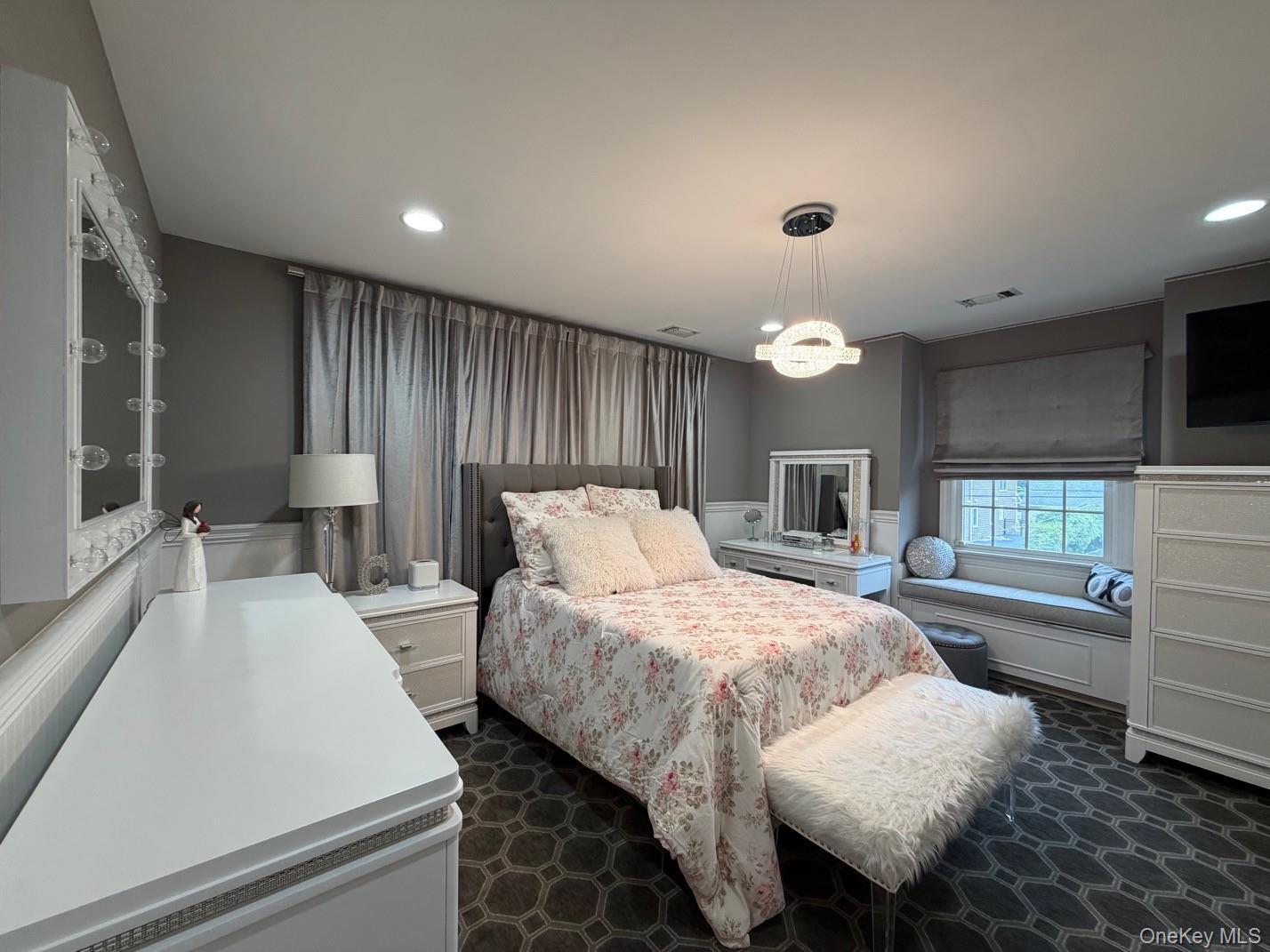 Single Family Meadowbrook Road Nassau County, NY 11791, MLS-1042523-20