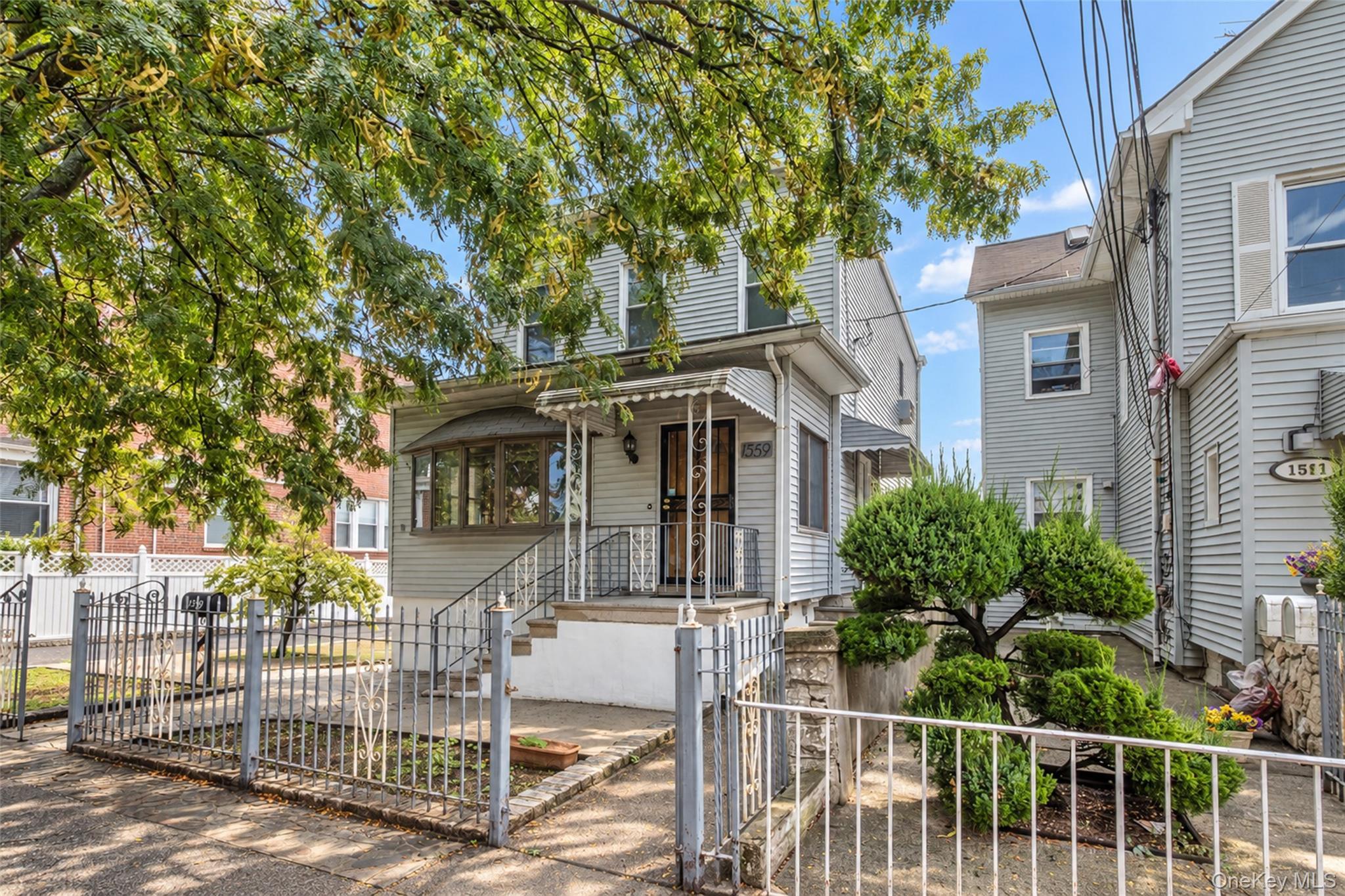 Single Family Hollywood Avenue Bronx, NY 10461, MLS-1042543-2
