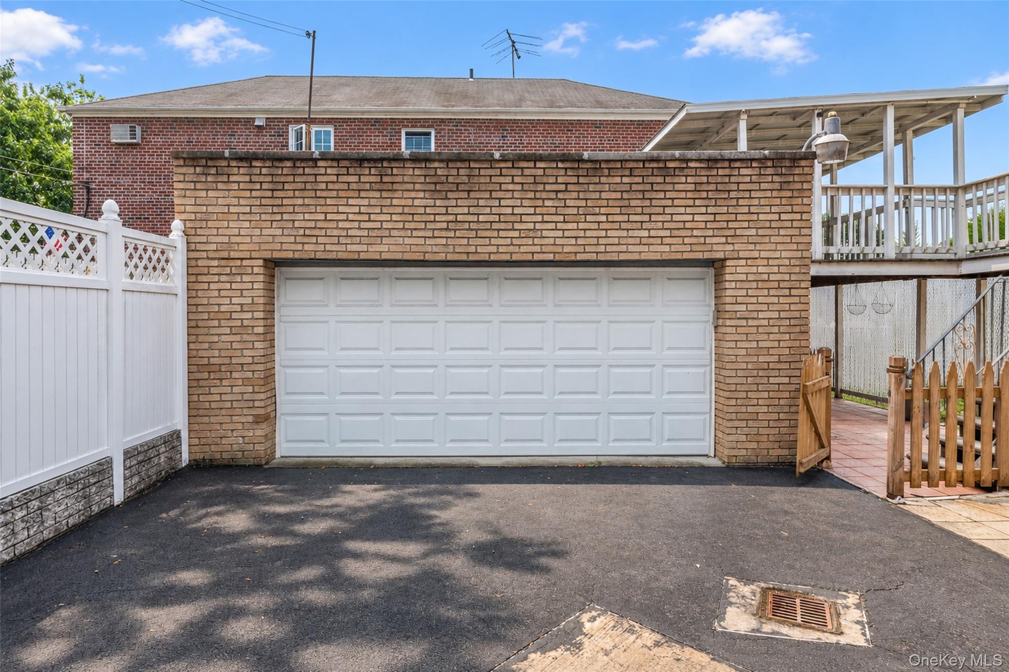 Single Family Hollywood Avenue Bronx, NY 10461, MLS-1042543-24