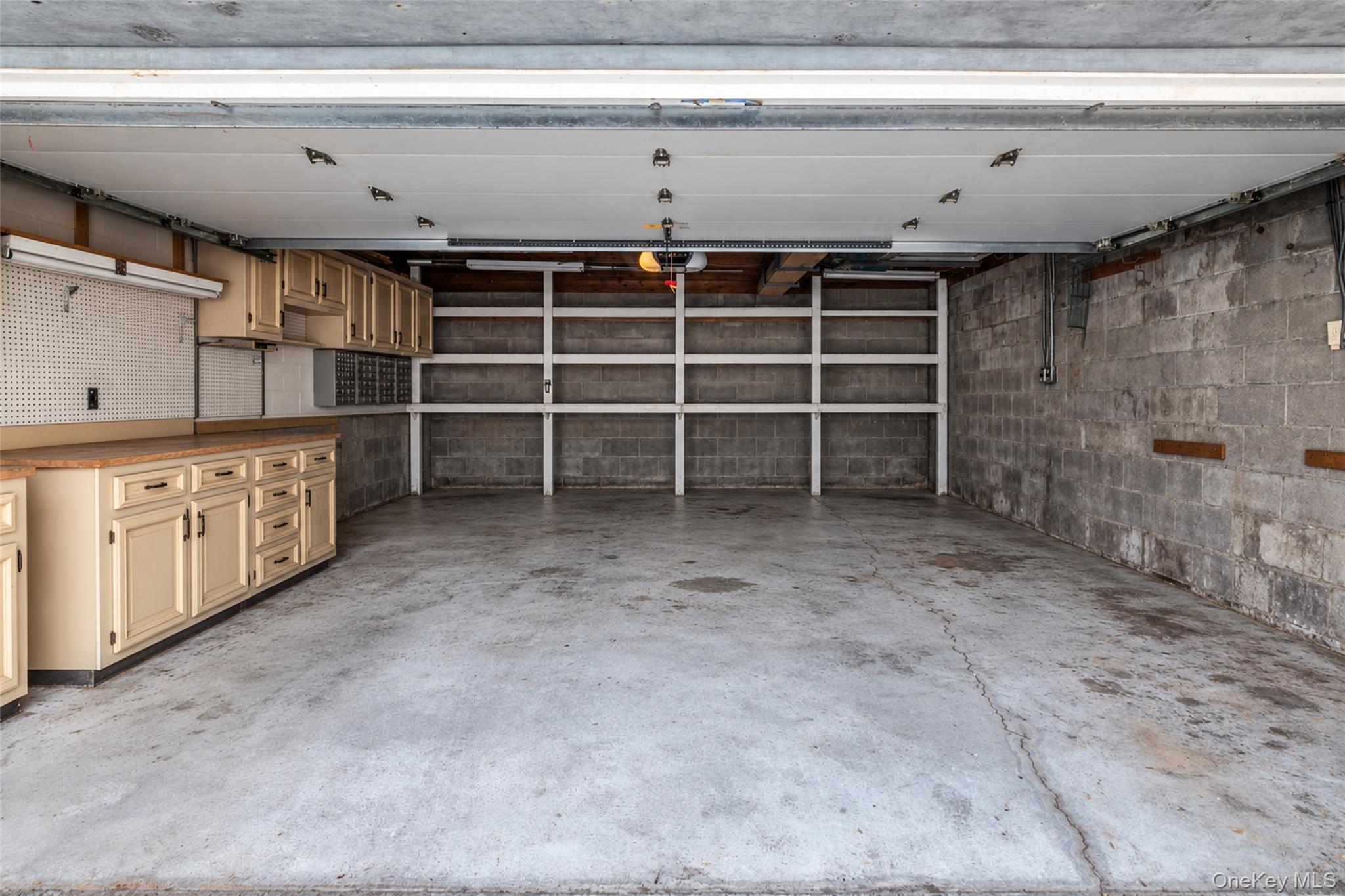 Single Family Hollywood Avenue Bronx, NY 10461, MLS-1042543-25