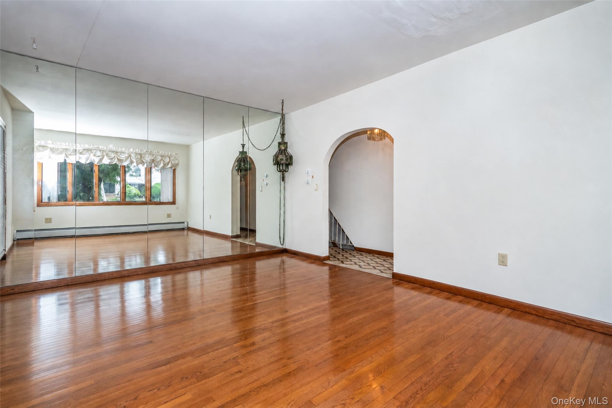 Single Family Hollywood Avenue Bronx, NY 10461, MLS-1042543-5